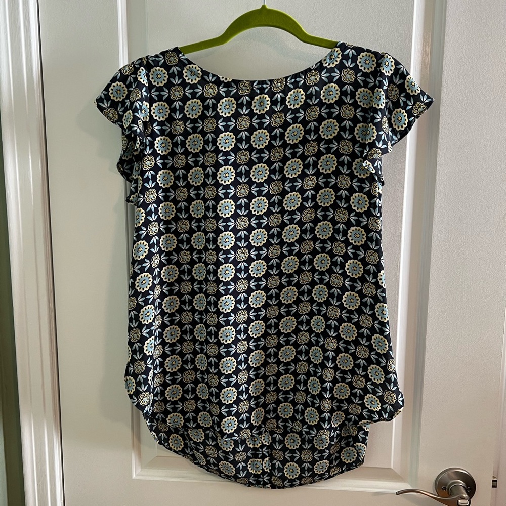 Small navy blue flutter top from Loft Outlet.